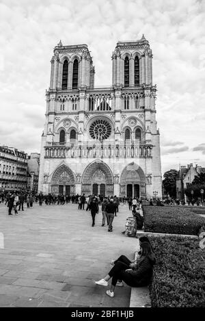 Haupteingang der Kathedrale Notre Dame in Paris/Frankreich Stockfoto