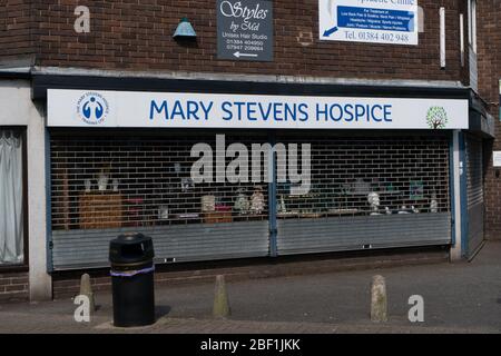 Mary Stevens Charity Shop wegen Covid-19 Pandemie geschlossen. April 2020. West Midlands. GROSSBRITANNIEN Stockfoto