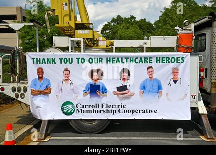 Carrollton, GA / USA - 6. April 2020: Vielen Dank an unser Healthcare Heroes Sign in Front of Tanner Medical Center, das Healthcare Heroes Who Continu ehrt Stockfoto