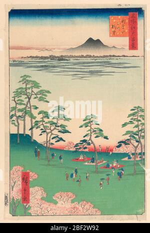 Blick nach Norden vom Askua Hill Askuayama Kita no Chobo aus der Serie Hundert berühmte Ansichten von Edo. Diese Frühlingsszene zeigt viele Besucher, die die Kirschblüten feiern, indem sie auf Decken picknicken und die rosa Blütenblätter bewundern. Der Hintergrund knapp unter der Silhouette von Mt. Tsubuka ist ein Reisfeld. Die hellgrauen Schatten lassen auf junge Reispflanzen schließen, die wachsen. Stockfoto