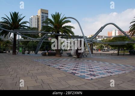 2000er Architektur Dekonstruktivistischer Dekonstruktivismus Skulptur Kunst Parc de la Diagonal Mar, Barcelona, Spanien Enric Miralles Benedetta Tagliabue EMBT Stockfoto