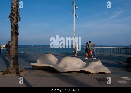 1990er Lungo Mare Lungomare Bank von EMBT Architekten Enric Miralles Benedetta Tagliabue Emili Farre Escofet Stockfoto