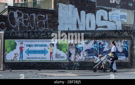 Covid, Coronavirus, Pandemie-Krise in Melbourne Australien 2020. Soziale Distanzierung Zeichen in Melbourne Australien. Stockfoto