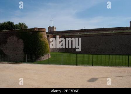 Mittelalterliche Festung aus dem 17. Jahrhundert, Schloss Montjuic, Barcelona, Spanien Stockfoto