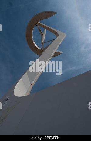 Architektur der 1990er Jahre Montjuic Communications Tower, Anella Olímpica (Olympiapark), Barcelona, Spanien von Santiago Calatrava Stockfoto