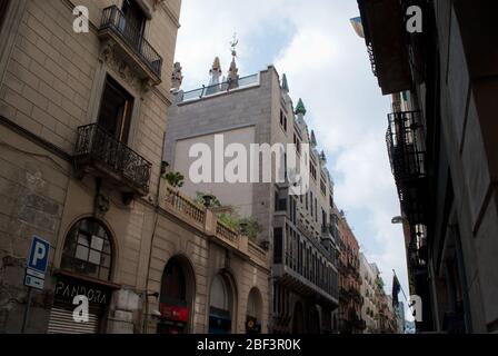 1880er Jahre Gotische Jugendstil Architektur Palau Güell, Carrer Nou de la rambla, El Ravel, Barcelona, Spanien wurde von Antoni Gaudi für Eusebi Güell Stockfoto