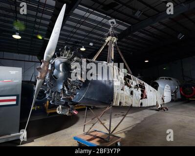 Dreiviertel-Ansicht von links auf den Rumpf der Cierva C.8W (C.8L Mk. IV) (A19320006000) in Gebäude 23 im Smithsonian National Air and Space Museum Paul E. Garber Facility, Suitland, Maryland; 8. Dezember 2016. Foto von Eric Long. [3T8A3368] [NASM2016-04980] Stockfoto
