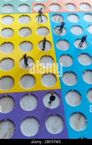 Miniaturunternehmer üben soziale Distanzierung, um die Ausbreitung des tödlichen Coronavirus zu verlangsamen Stockfoto