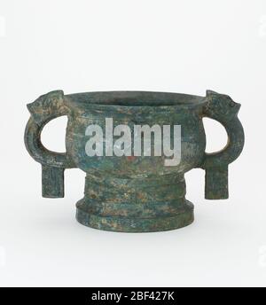 Rituelle Nahrungsgefäß qui. Lee Sung-ShanUm 1924 Lee Sung-shan, Peking. [1]ab 1924Freiere Kunstgalerie, erworben von Carl Whiting Bishop aus Lee Sung-shan, Peking. [2]Anmerkungen:[1] Kuratorische Anmerkung 1 im Objektdatensatz.[2] Siehe Anmerkung 1. Stockfoto
