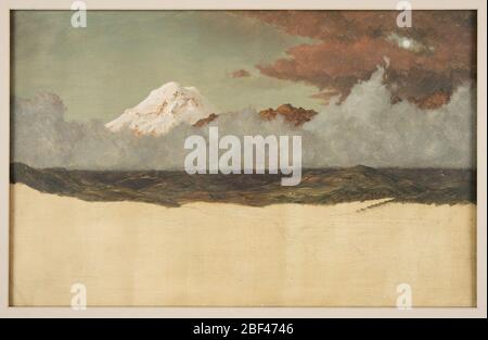 Berg Chimborazo durch aufgehenden Nebel und Wolken. Der schneebedeckte Gipfel erhebt sich links über die Reichweite, umhüllt von grauem Nebel. Der Mond erscheint rechts durch dunkle Wolken. Ockerfarbener Vordergrund enthält Ausläufer und schematische grafische Notationen der Landschaft. Stockfoto