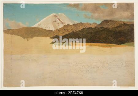 Mount Chimborazo und Guaranda Ecuador. Schneebedeckter Gipfel steigt im Hintergrund hinter mehreren niedrigen Bergen auf. Wolken oben rechts. Unvollendete Graphit-Skizze des Stadtabschnitts (identifiziert als Guaranda, Ecuador) mit der unten skizzierten Kirche, von einem Hügel aus gesehen. Stockfoto