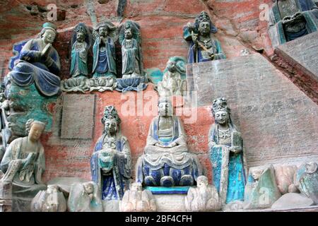 Das Betrachten des unsterblichen buddhistischen Sutra im Baodingshan-Felsen in Dazu Chongqing hat Anzeichen von Verwitterung gesehen Stockfoto