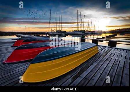 Boote für den Winter in der Marina in Asgardstrand, Norwegen verstaut. Stockfoto