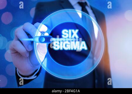 Schreibnotiz mit Six Sigma. Geschäftskonzept für eine Reihe von Managementtechniken, die zur Verbesserung von Geschäftsprozessen dienen Stockfoto