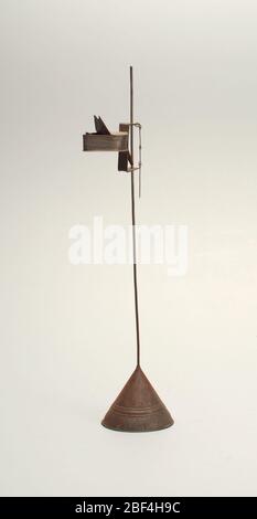 Lampe. Talg, Öllampe auf justierbarer Welle. Stockfoto