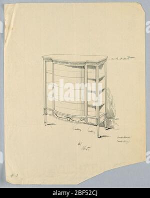 Design für China-Schrank mit Convex Front. Länglicher Schrank mit konvexer Mittelfront, auf 4 kurzen, sich verjüngenden Beinen angehoben und mit 3 Regalen; oben geschnitzt; Mittelboden mit Medaillon eingelassen, das auf floralen Girlanden aufgehängt ist. Stockfoto