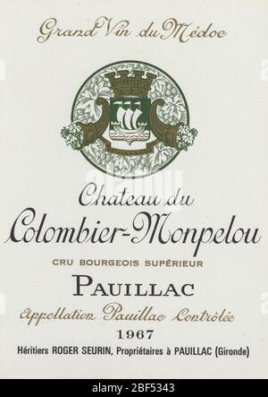 Ungenutzte Weinetikette aus einem 1967 Château du Colombier-Monpelou Pauillac Wein, Frankreich Stockfoto