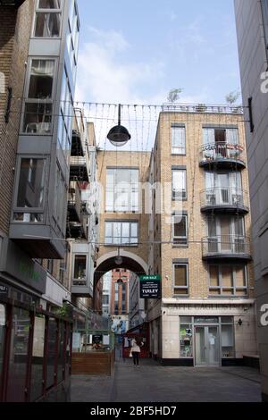 Dublin, Irland - 19. April 2020: Das italienische Viertel, in dem normalerweise Touristen und Einheimische leben, liegt aufgrund von Sperrbeschränkungen leer. Stockfoto