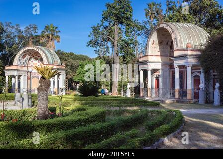 Exedras in Villa Giulia Park auch bekannt als Villa del Popolo oder Villa Flor in Palermo Stadt Süditalien, Hauptstadt der autonomen Region Sizilien Stockfoto