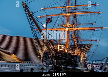 Royal Research Ship Discovery at Disvovery Point, Dundee mit V&A Museum Stockfoto