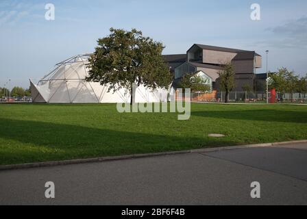 White Lightweight Geodätische Kuppel Vitra Campus von T.C. Howard Synerggetics Nach Buckminster Fuller Stockfoto