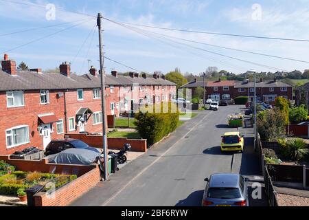 Primrose Avenue in Shillington, ist eine Sackgasse mit Reihenhaus Stockfoto