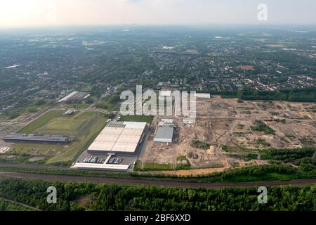 Skatepark Schalker Verein und Gelände des Logistikzentrums Wheels Logistics auf dem Gelände des ehemaligen Schalker Vereins in Gelsenkirchen, 26.05.2016, Luftaufnahme, Deutschland, Nordrhein-Westfalen, Ruhrgebiet, Gelsenkirchen Stockfoto