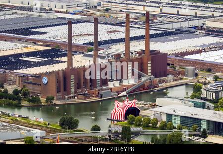 , Volkswagen AG in Wolfsburg mit Kraftwerk Heizkraftwerk Wolfsburg Nord/Süd, 23.07.2016, Luftaufnahme, Deutschland, Niedersachsen, Wolfsburg Stockfoto