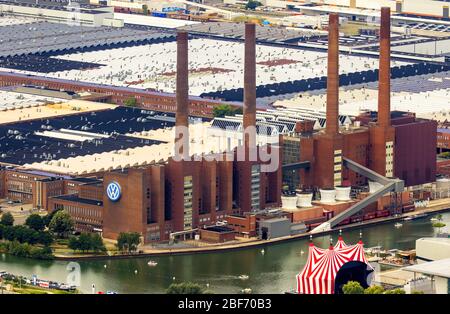 , Volkswagen AG in Wolfsburg mit Kraftwerk Heizkraftwerk Wolfsburg Nord/Süd, 23.07.2016, Luftaufnahme, Deutschland, Niedersachsen, Wolfsburg Stockfoto