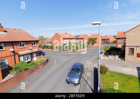 Primrose Hill Green in Shillington, Leeds. Die Kreuzung Primrose Hill Gartis befindet sich auf der linken Seite Stockfoto