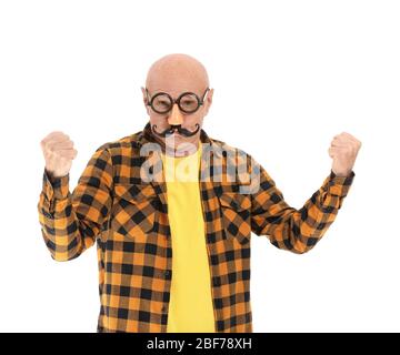 Porträt von emotionalen älteren Mann mit Party-Dekor auf weißem Hintergrund Stockfoto