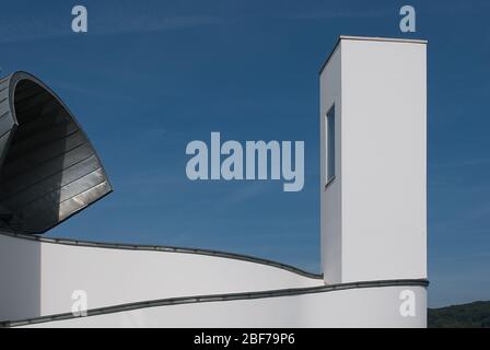 Weiße dekonstruktivistische Architektur Vitra Design Museum Galerie Vitra Campus by Frank Gehry Stockfoto