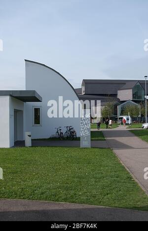 Weiße dekonstruktivistische Architektur Vitra Design Museum Galerie Vitra Campus by Frank Gehry Stockfoto