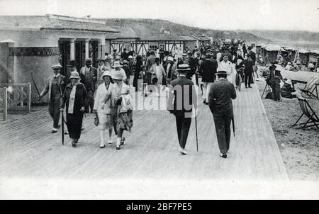 Vue de la Promenade des planches des nouveaux bains a Deauville, Calvados - Postkarte 1920 Ca Privatsammlung Stockfoto