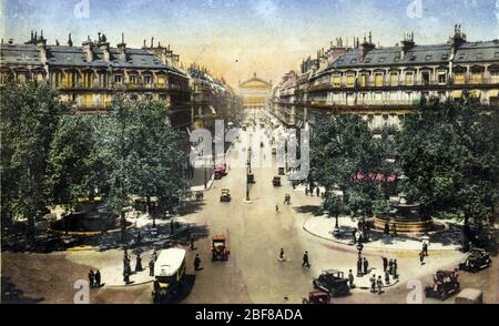 Vue de l'Avenue de l'Opera a Paris Carte postale vers 1910 Collection privee Stockfoto