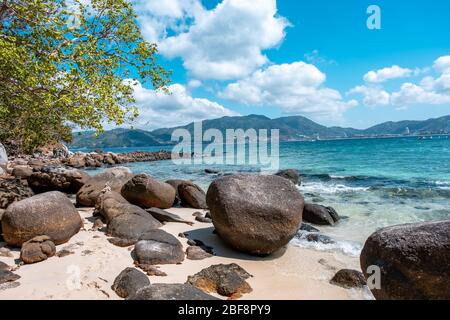 Paradise Beach, Phuket / Thailand - 14. Januar 2020: Paradise Beach ist der beliebteste Strand in Phuket, Thailand Stockfoto