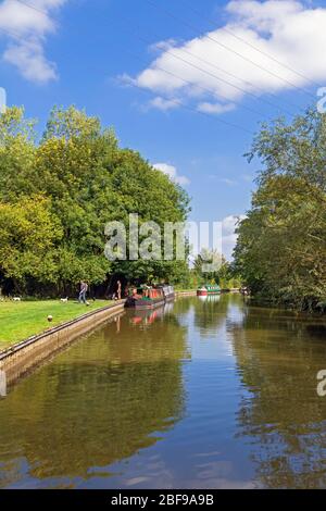 England, Buckinghamshire, Blick auf den Grand Union Canal in der Nähe von Seabrook Lock Number 35 Stockfoto