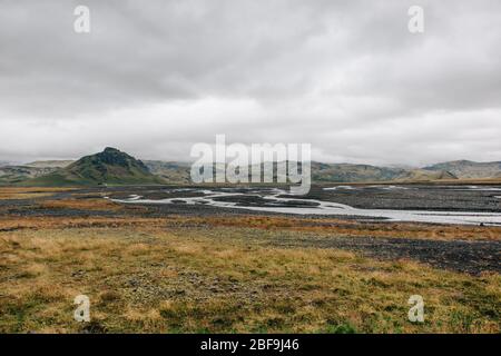 Reynisfjara schwarzer Sandstrand auf Island Stockfoto