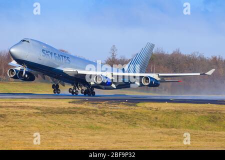 Frankfurt-Hahn, Deutschland – 29. November 2019: Condor 757 am Frankfurter Flughafen. Stockfoto