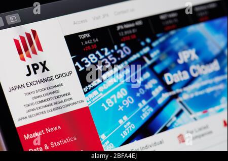 New-York , USA - 17. April 2020: Verwendung der Tokyo Stock Exchange Nahaufnahme auf dem Computerbildschirm Stockfoto