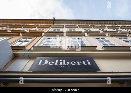 PRAG, TSCHECHIEN - 1. NOVEMBER 2019: Deliberti-Logo vor der Hauptboutique für Prag. Deliberti ist Modedesigner, Hersteller und Retai Stockfoto