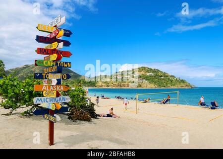 Tortola, Britische Jungferninseln - Februar 1, 2018: Blick auf schönen Strand, ein beliebtes Touristenziel in der Karibik-Insel Tortola, British Stockfoto