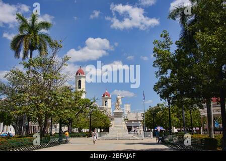 Kathedrale der Unbefleckten Empfängnis von der Plaza Jose Marti, Cienfuegos, Kuba Stockfoto