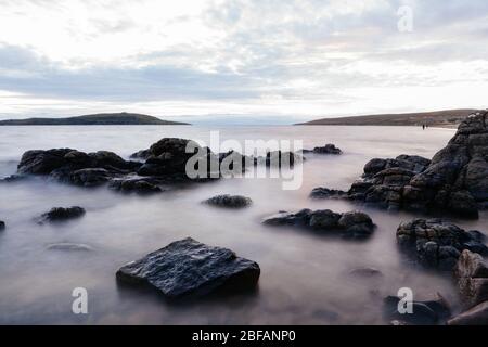 Blick nordwestlich in Richtung Longa Island und Lewis von Big Sand, Gairloch, im Hochland von Schottland. Stockfoto