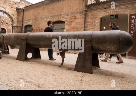 Eine alte Maschine, die im Arsenale-Gebiet gesehen wurde Von Venedig Stockfoto