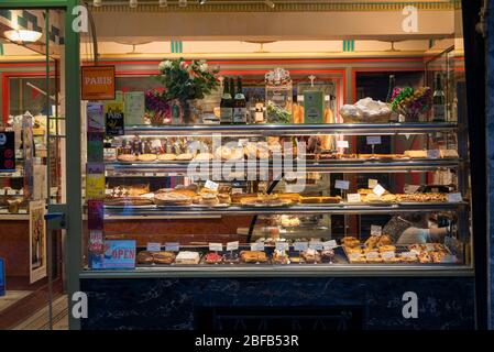 Paris, Frankreich; Januar 2014: Klassische Bäckerei auf der Isle Saint-Louis Stockfoto