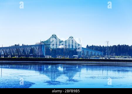 McCullough Memorial Bridge über North Bend unterer Kanal, Freischwinger, der Coos Bay an der US Route 101, Oregon überspannt Stockfoto