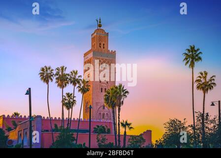 Moschee Koutoubia Minarett in der Medina von Marrakesch, Marokko Stockfoto