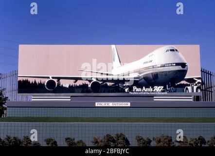 Pan am 747 Plakatwand, handbemalte outdsoor Werbung für die Fluggesellschaft Pan American in Los Angeles, CA Stockfoto
