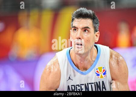 Luis Scola (Argentinien) schießt einen Freiwurf gegen Frankreich. Basketball-Weltmeisterschaft China 2019. Halbfinale Stockfoto